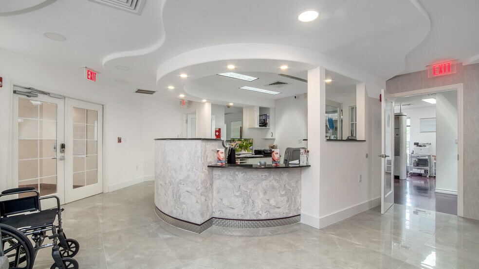 More Photos Of 7777 N University Dr, Tamarac Medical For Sale