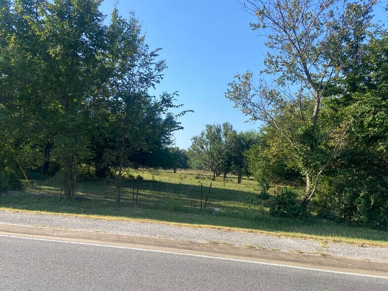 More Photos Of 3300 W Kearney St, Springfield Land For Sale