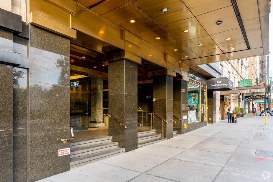 More Photos Of 106 Central Park S, New York Apartments For Lease