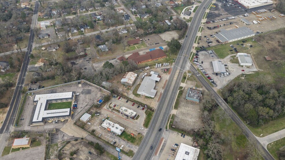 More Photos Of 1006 South Timberland Dr, Lufkin Industrial For Sale