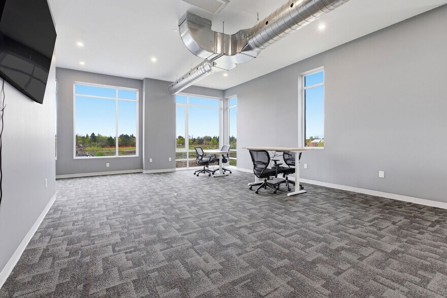 More Photos Of 2500 St. Laurent Blvd, Ottawa Medical For Sale