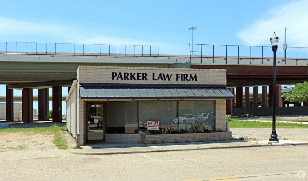 More Photos Of 1012 S Elm St, Carrollton Office For Sale
