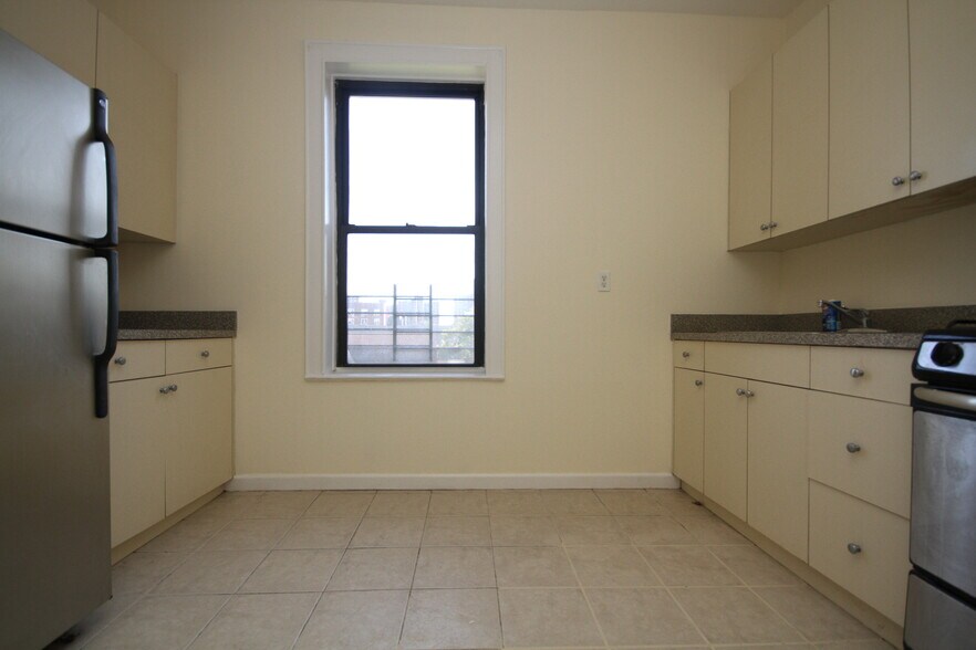 More Photos Of 4021 61st St, Woodside Apartments For Sale
