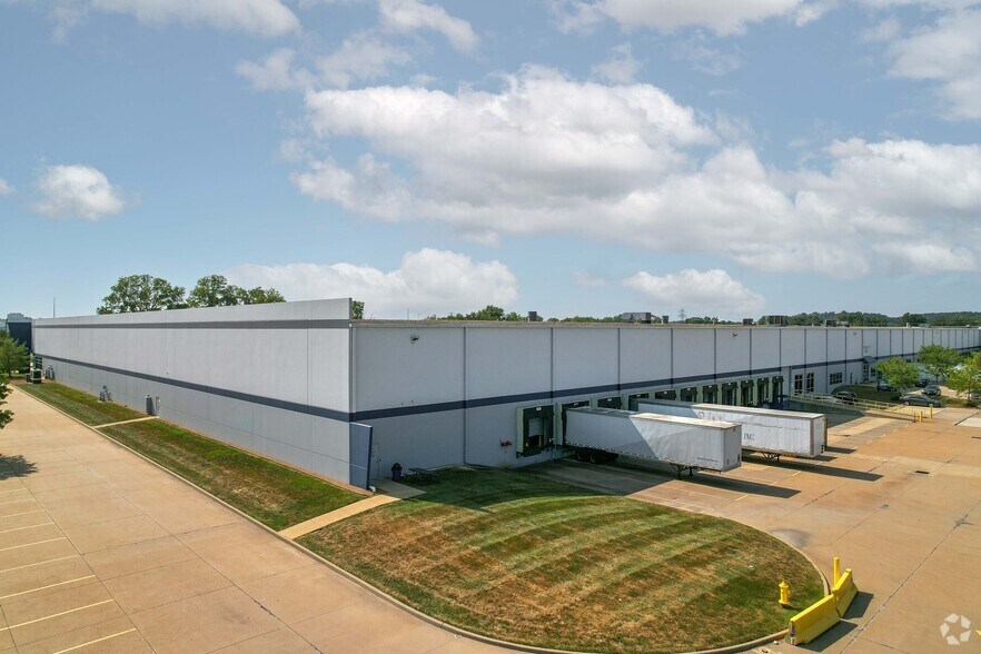 More Photos Of 2211-2231 Hitzert Ct, Fenton Warehouse For Lease