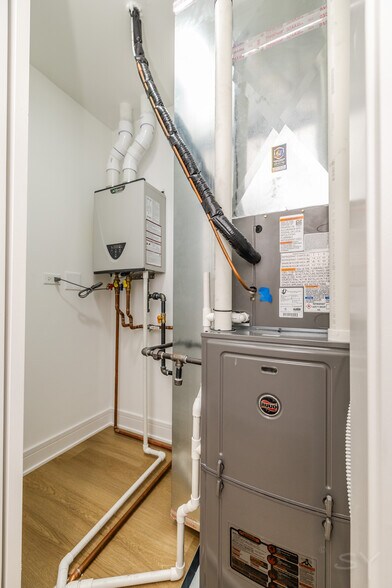 More Photos Of 3018 Polk st, Chicago Apartments For Sale