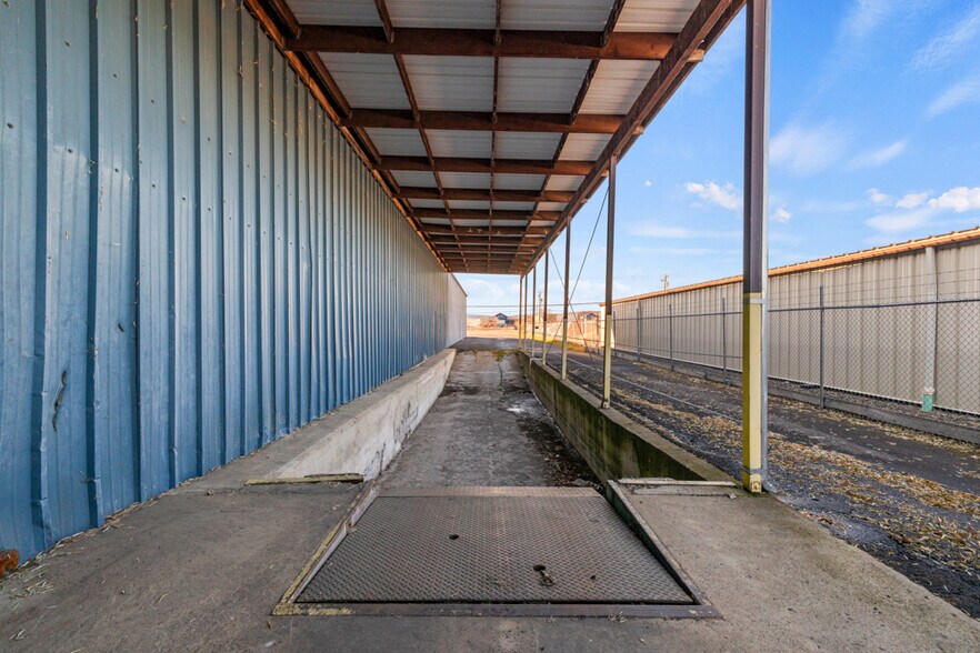 More Photos Of 3735 Washburn Way, Klamath Falls Warehouse For Lease