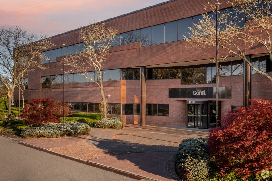 More Photos Of 2045 Lincoln Hwy, Edison Office For Lease