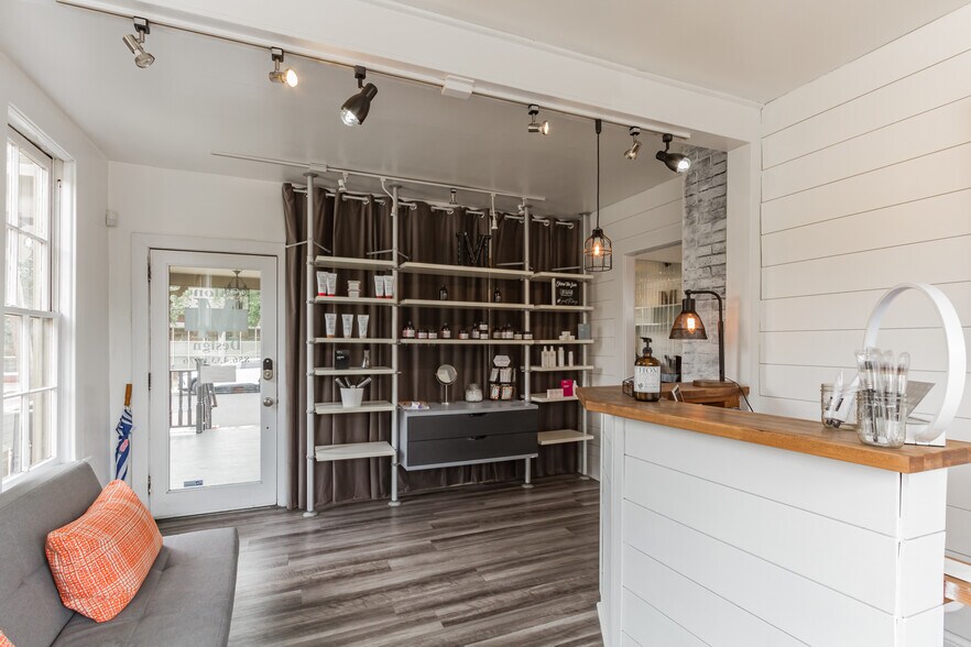More Photos Of 41 Ellis St, Haddonfield Storefront Retail Office For Sale