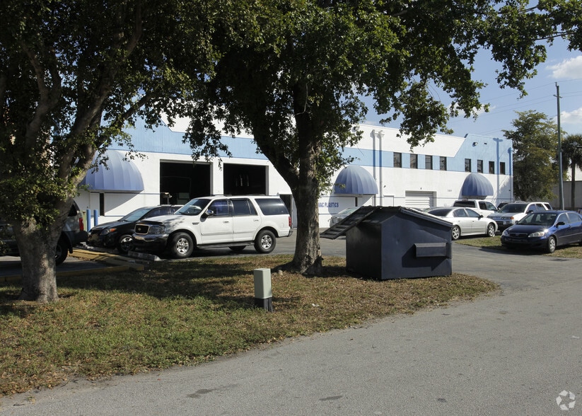 More Photos Of 7801-7821 W 25th Ct, Hialeah Warehouse For Sale