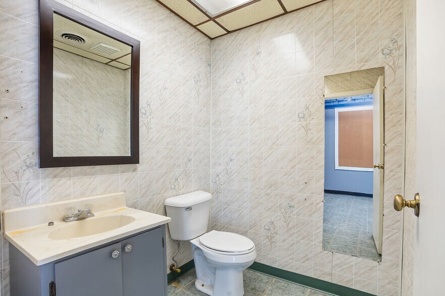 More Photos Of 50101 Highway 52 N, Kenmare Warehouse For Sale