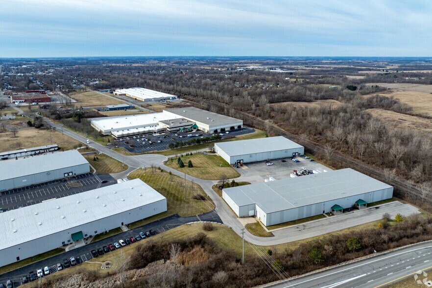 More Photos Of 31 Hunter Pl, Bellefontaine Warehouse For Lease