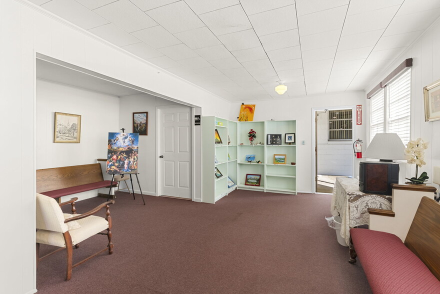 More Photos Of 201 W University Ave, Orange City Religious Facility For Sale