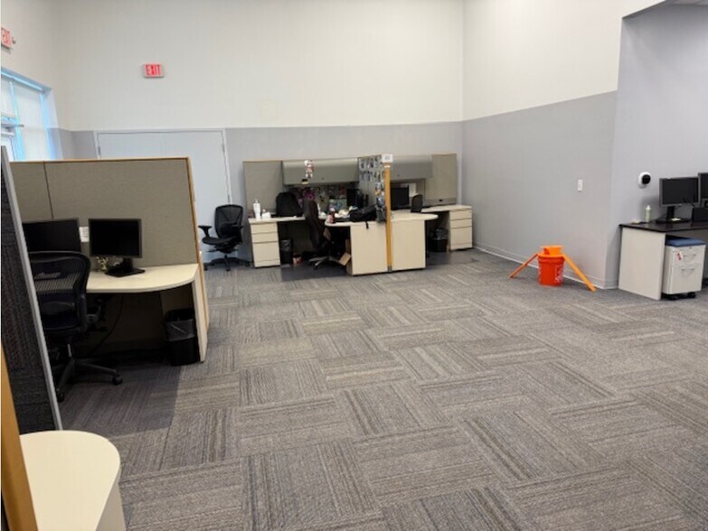 More Photos Of 5051 NW 13th Ave, Pompano Beach Light Distribution For Lease