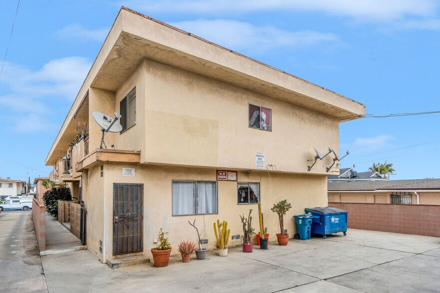 More Photos Of 4376 W 134th St, Hawthorne Apartments For Sale