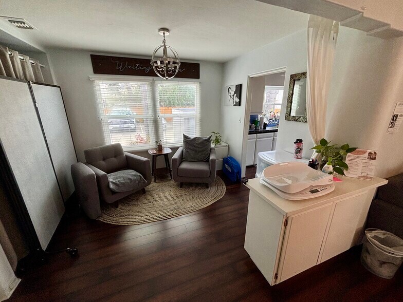 More Photos Of 8325 University, La Mesa Office For Lease