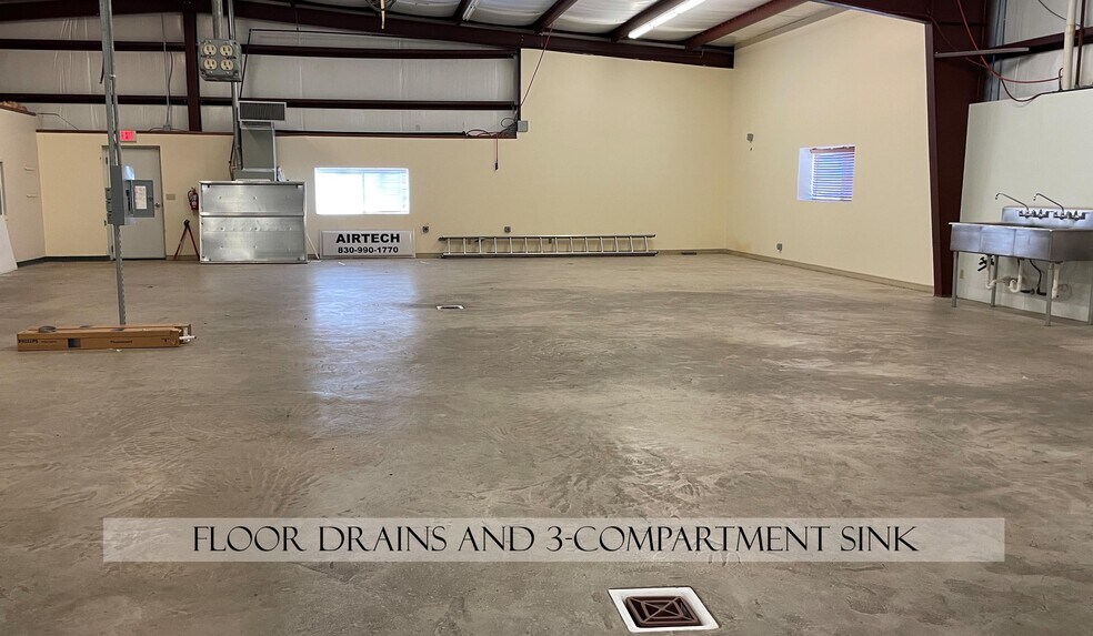 More Photos Of 632 Fm 2093, Fredericksburg Warehouse For Lease