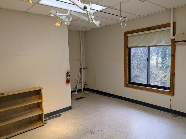 More Photos Of 1001 Greenville Hwy, Hendersonville Medical For Sale