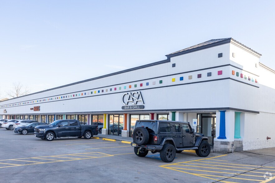 More Photos Of 5711-5713 Bissonnet St, Houston Unknown For Lease