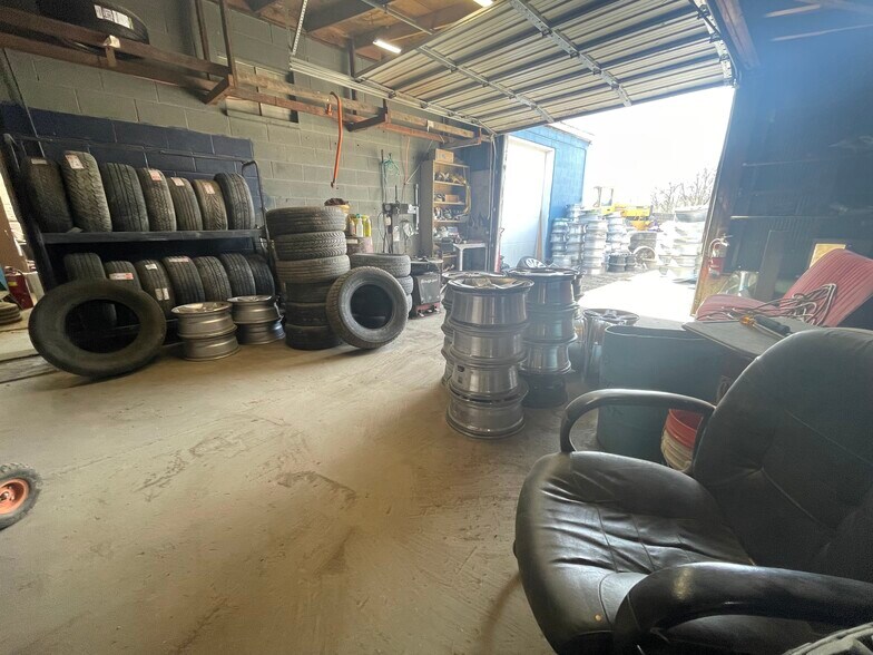 More Photos Of 8691 SE Highway 69, Cameron Auto Salvage Facility For Sale