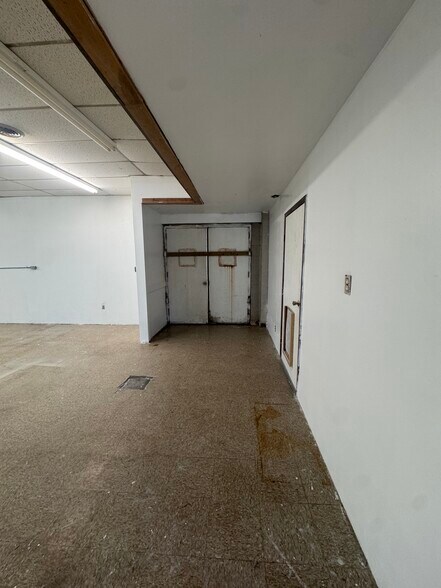 More Photos Of 2707 Wilmington Pike, Kettering Storefront Retail Office For Lease