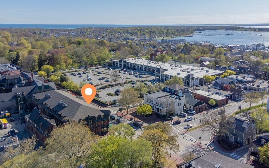 More Photos Of 160-184 Bellevue Ave, Newport General Retail For Lease