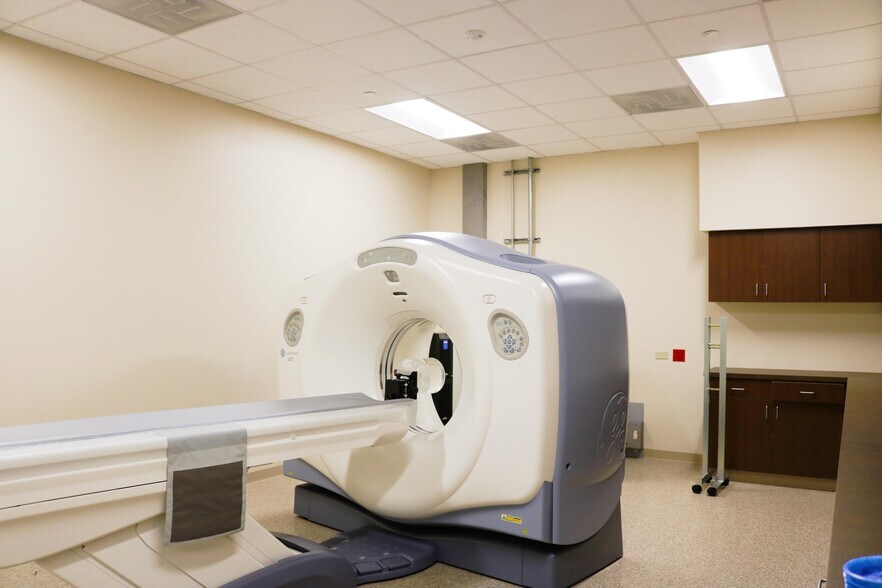 More Photos Of 6 Earlin Ave, Browns Mills Medical For Lease
