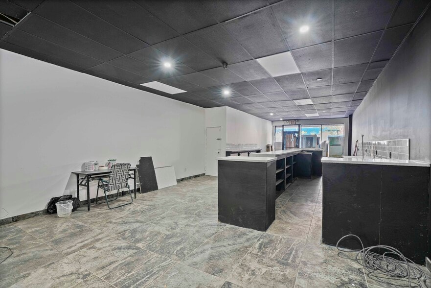 More Photos Of 6656 Myrtle Ave, Glendale Storefront Retail Residential For Lease