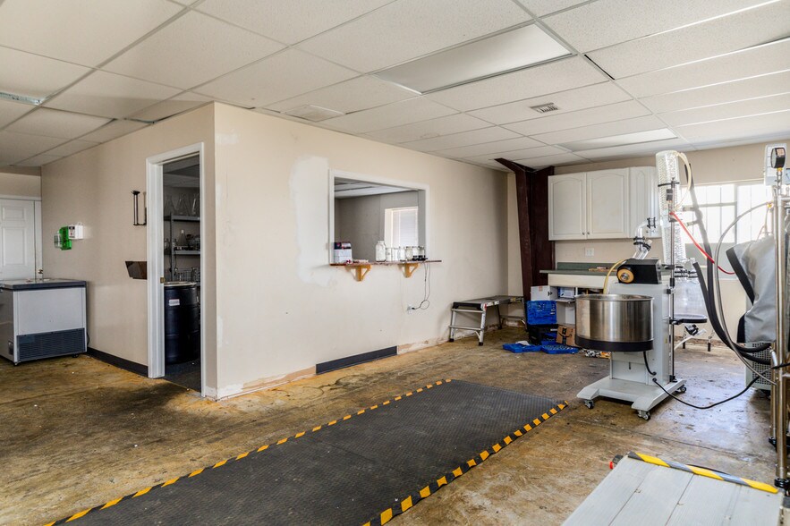 More Photos Of 43 N Silicon Dr, Pueblo Warehouse For Sale