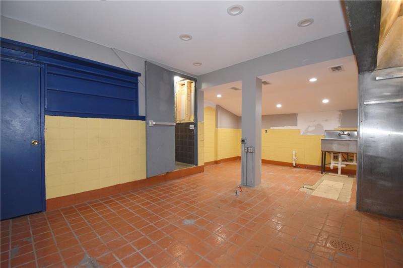 More Photos Of 3 Walker's Mill Rd, Collier Township Restaurant For Sale