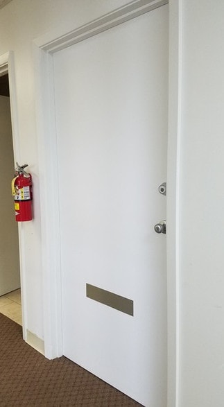 More Photos Of 515 Woodcrest Dr, Bloomington Medical For Lease