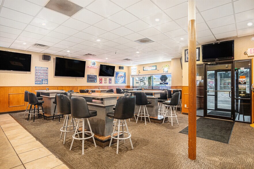 More Photos Of 203 N Egan Ave, Madison General Retail For Sale