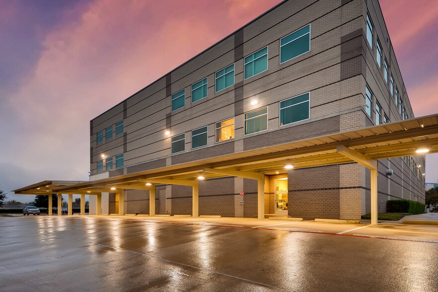 More Photos Of 12001 South Fwy, Burleson Medical For Lease