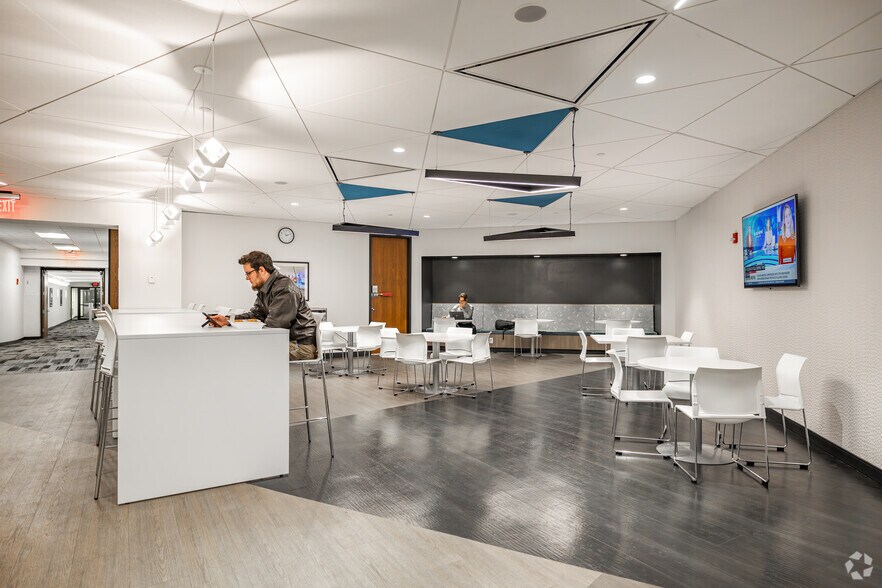 More Photos Of 11414 W Park Pl, Milwaukee Unknown For Lease