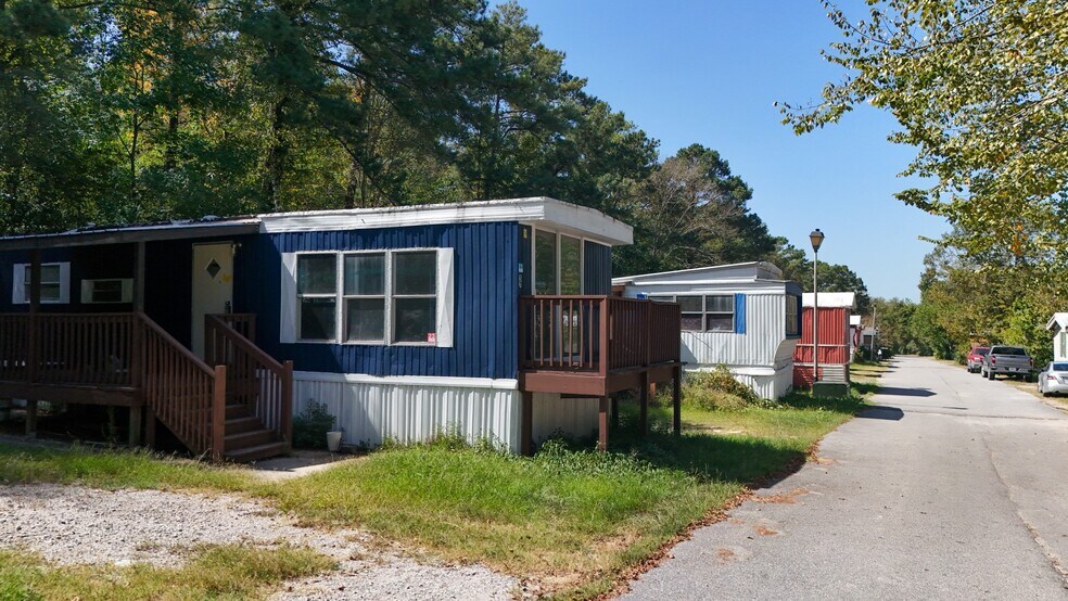 More Photos Of 114 Trailer Park Dr, Macon-Bibb Manufactured Housing Mobile Home Park For Sale