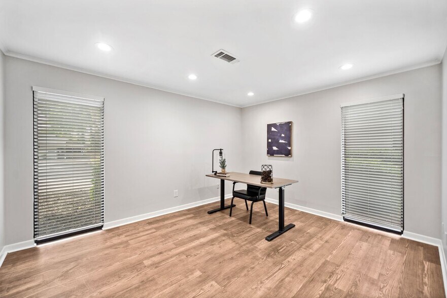 More Photos Of 600 Bld C Houze Way, Roswell Medical For Lease