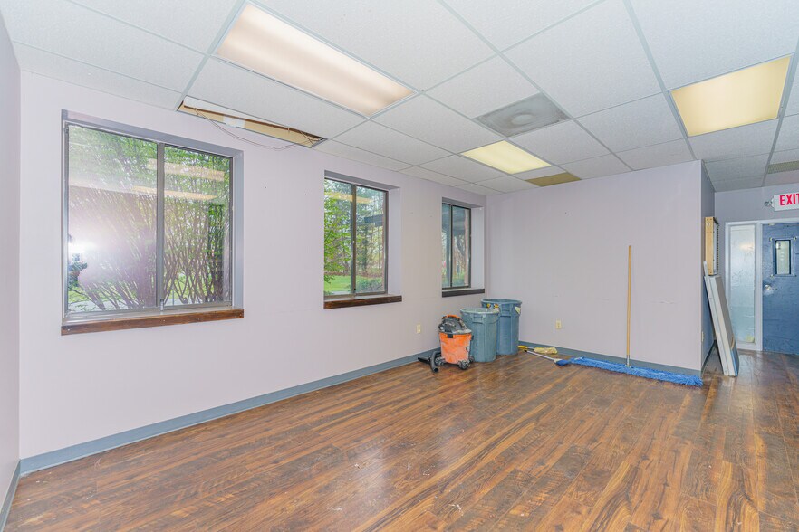 More Photos Of 961-963 State Route 146, Clifton Park Medical For Lease