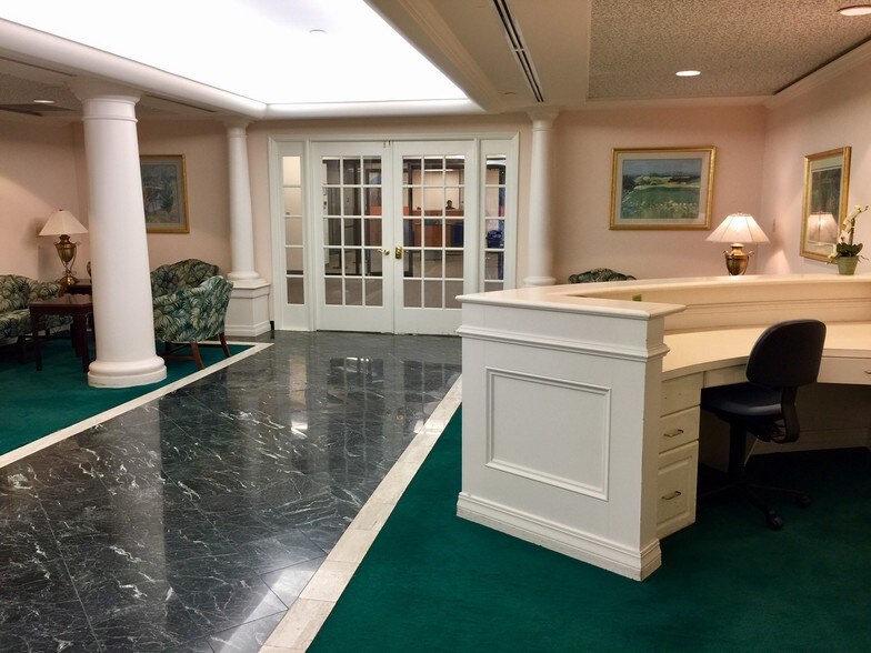 More Photos Of 200 Nokomis Ave S, Venice Office For Lease