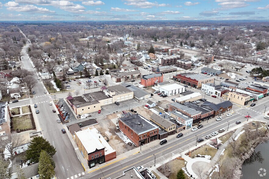 More Photos Of 248 N River St N, Delano Storefront Retail Residential For Sale