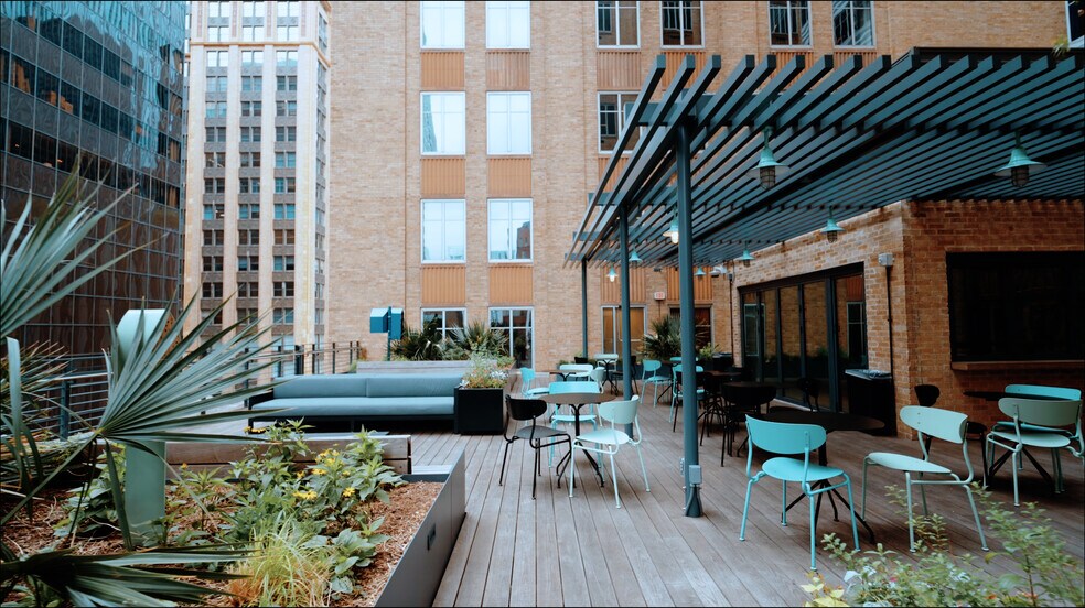 More Photos Of 712 Main St, Houston Office For Lease