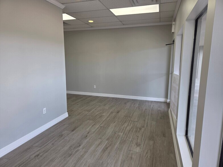 More Photos Of 11001-11013 S Memorial Dr, Tulsa Unknown For Lease