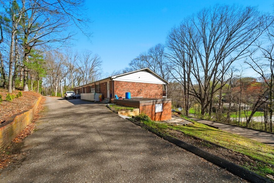 More Photos Of 1075 NW 7th Ave, Hickory Apartments For Sale
