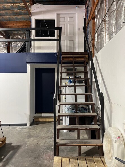 More Photos Of 722 Ketcham St, Indianapolis Warehouse For Sale