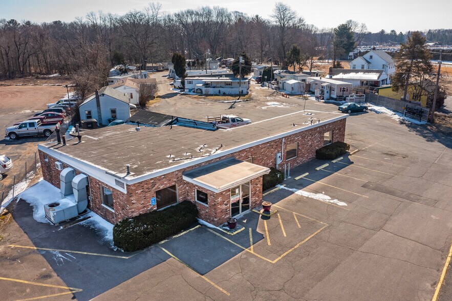 More Photos Of 255 S Main St, East Windsor Restaurant For Sale