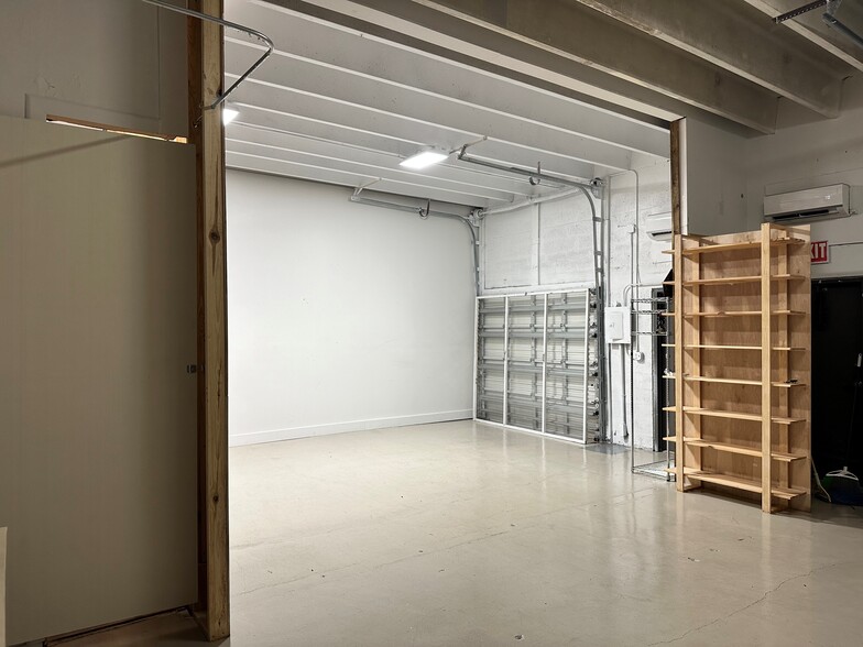 More Photos Of 1211 Okeechobee Rd, West Palm Beach Flex For Lease