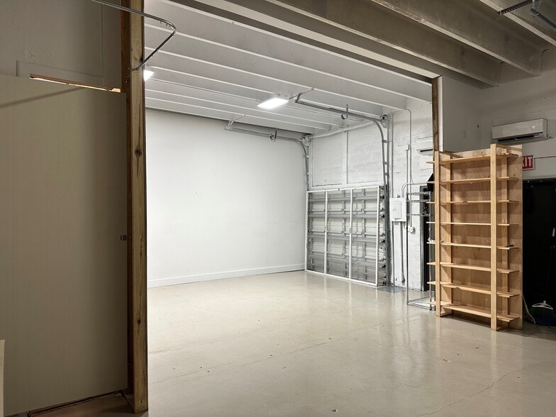 More Photos Of 1211 Okeechobee Rd, West Palm Beach Warehouse For Lease