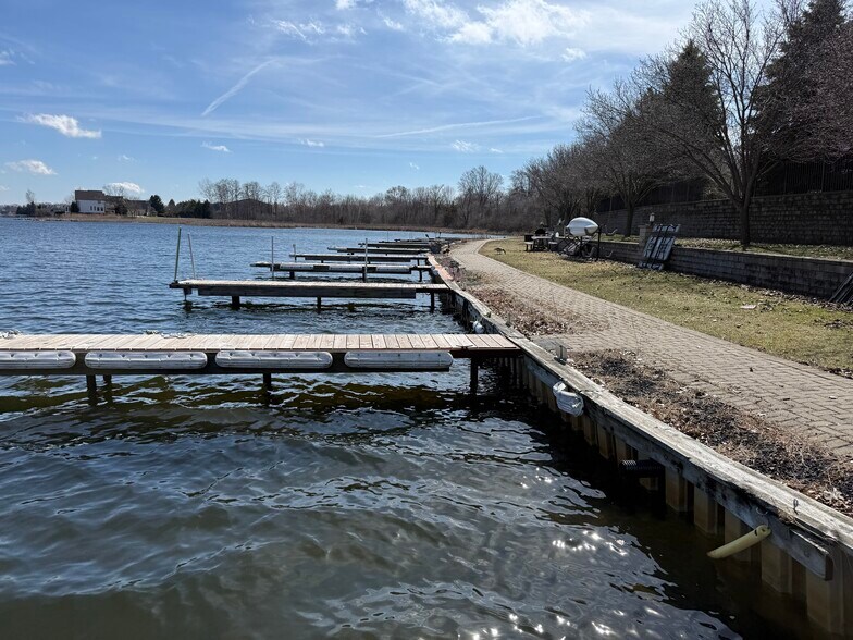 More Photos Of 4030 Dixie Hwy, Waterford Marina For Sale