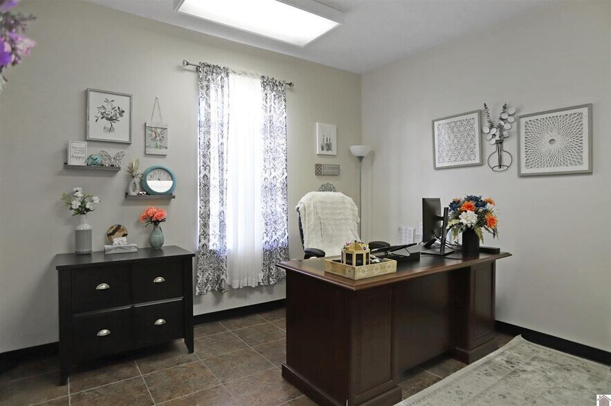 More Photos Of 145 Vine St, Benton Medical For Sale