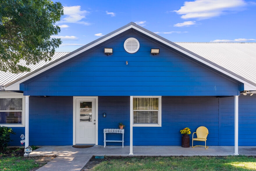 More Photos Of 989 Old Mcdade Rd, Elgin Daycare Center For Sale