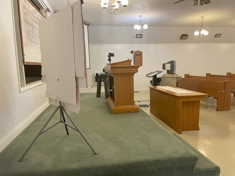 More Photos Of 203 Henderson St, Richlands Flex For Sale