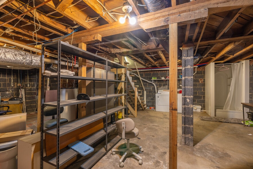 More Photos Of 1941 Euclid Ave, Bristol Medical For Sale